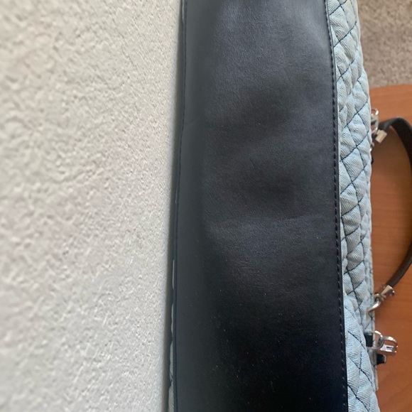 Guess Quilted Denim Blue Shoulder Bag or handle with Geometric Design - Picture 6 of 10